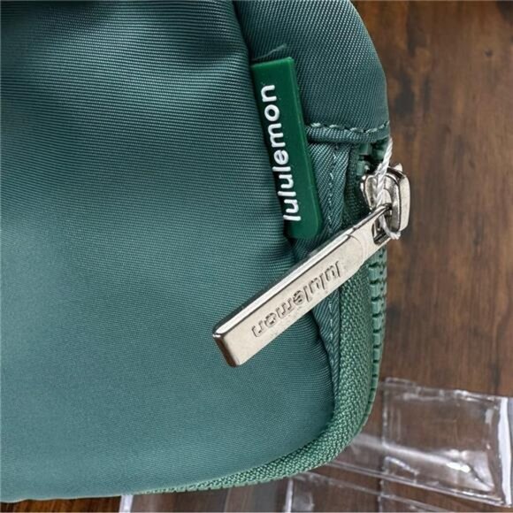 Lululemon Belt Bag Mossy Forest Green & Everywhere Belt & Crossbody Bag NEW - Picture 4 of 7